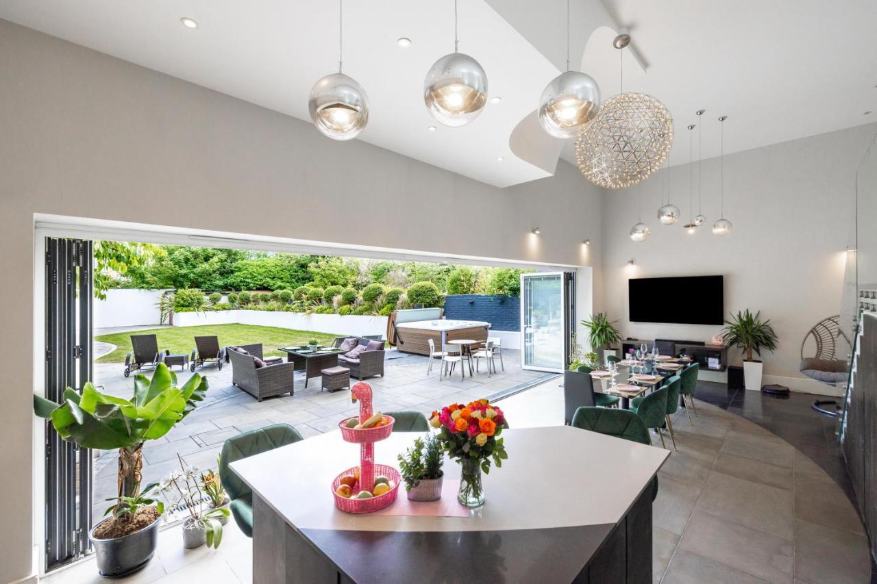 Villa Dream House London With Gym, Cinema And Housekeeper Stadtteil Stadtteil Ealing Exterior foto