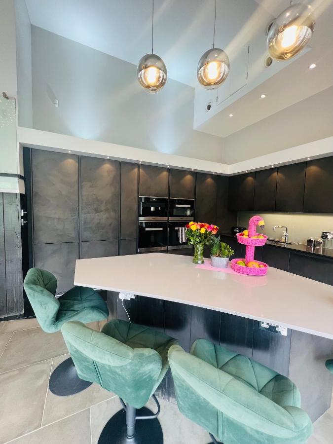 Villa Dream House London With Gym, Cinema And Housekeeper Stadtteil Stadtteil Ealing Exterior foto