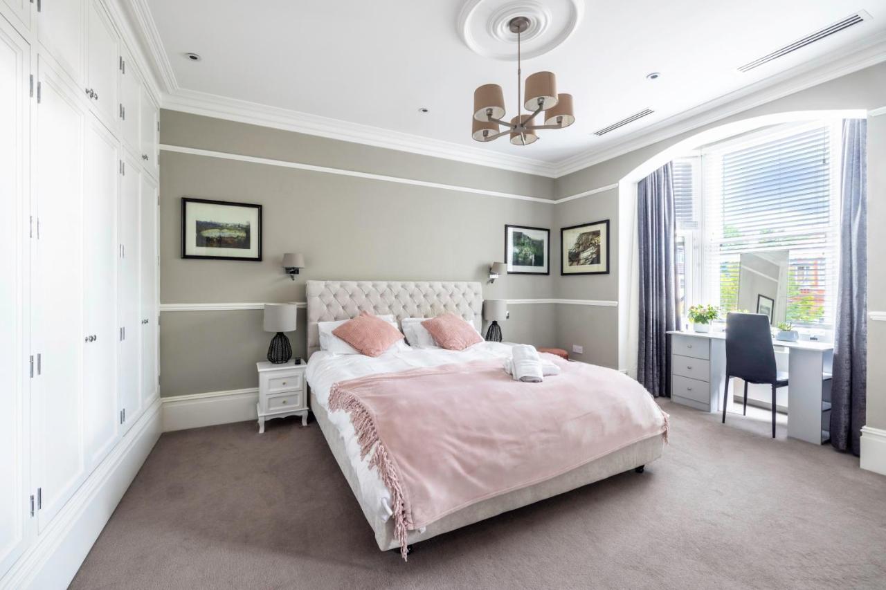 Villa Dream House London With Gym, Cinema And Housekeeper Stadtteil Stadtteil Ealing Exterior foto