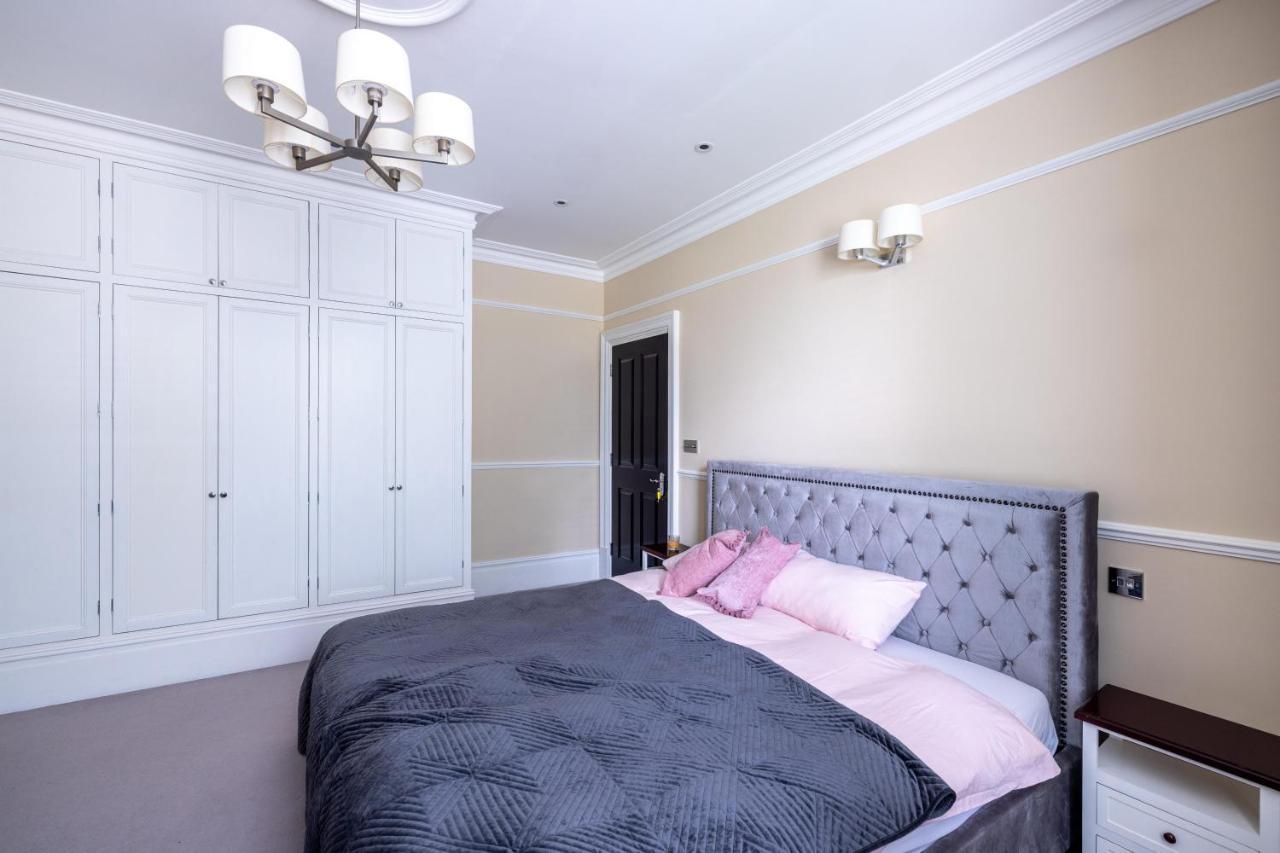 Villa Dream House London With Gym, Cinema And Housekeeper Stadtteil Stadtteil Ealing Exterior foto