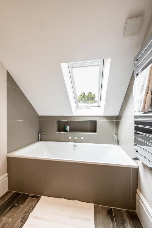 Villa Dream House London With Gym, Cinema And Housekeeper Stadtteil Stadtteil Ealing Exterior foto
