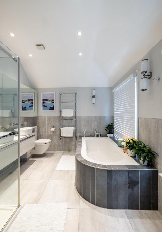 Villa Dream House London With Gym, Cinema And Housekeeper Stadtteil Stadtteil Ealing Exterior foto